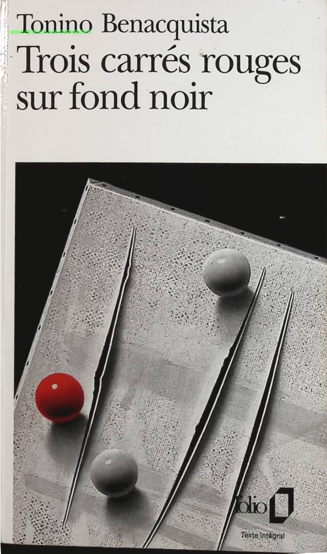 Trois Carres Rouges Sur Fond Noir - Benacquista Tonino - livre